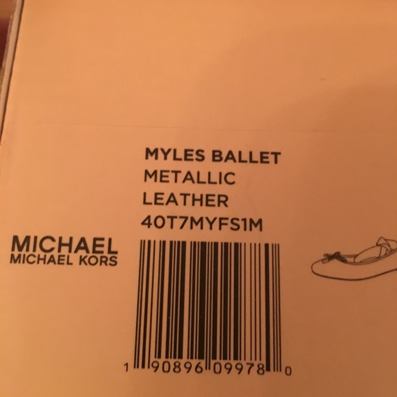 LAST PAIR! Michael Kors Myles Ballet Flat - Picture 8 of 8